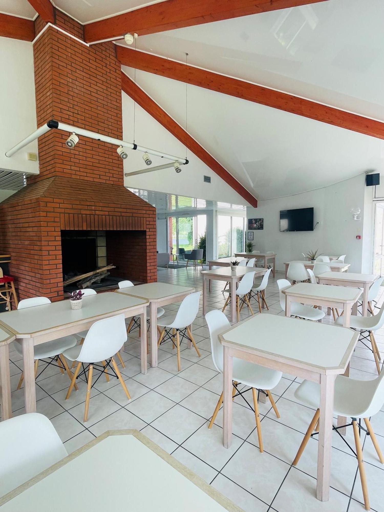 Hotel La Petite Auberge Chambretaud ภายนอก รูปภาพ