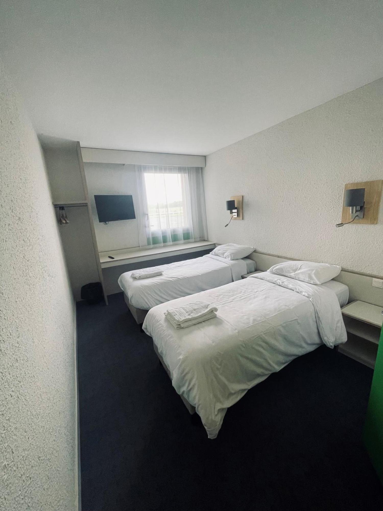 Hotel La Petite Auberge Chambretaud ภายนอก รูปภาพ